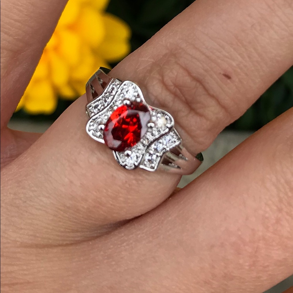 Red stone ring 💍 - Picture 4 of 5